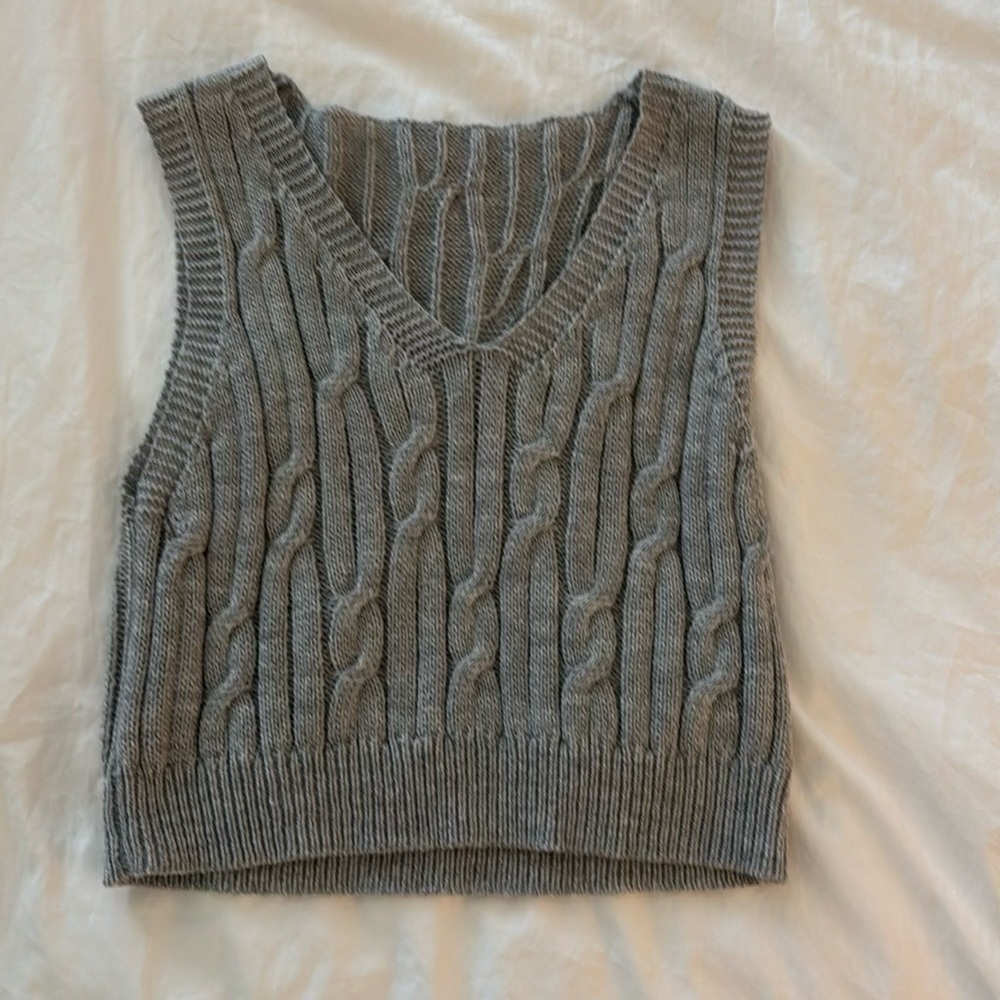 Sweater vest
